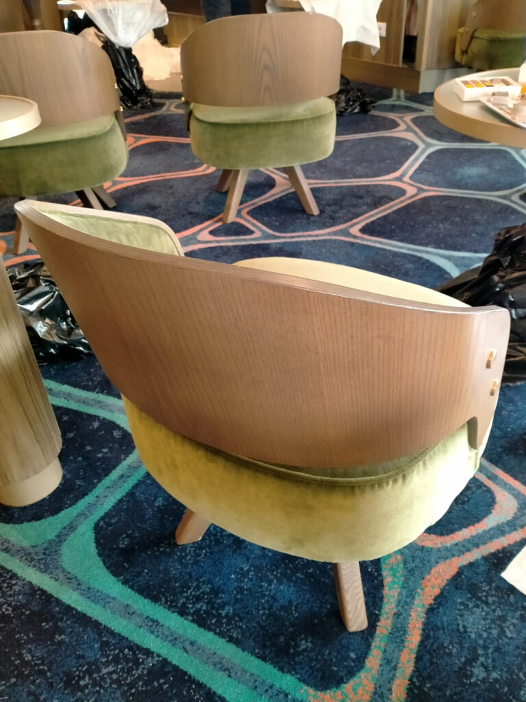 naprawiony element fotela/krzesła barowego - oparcie