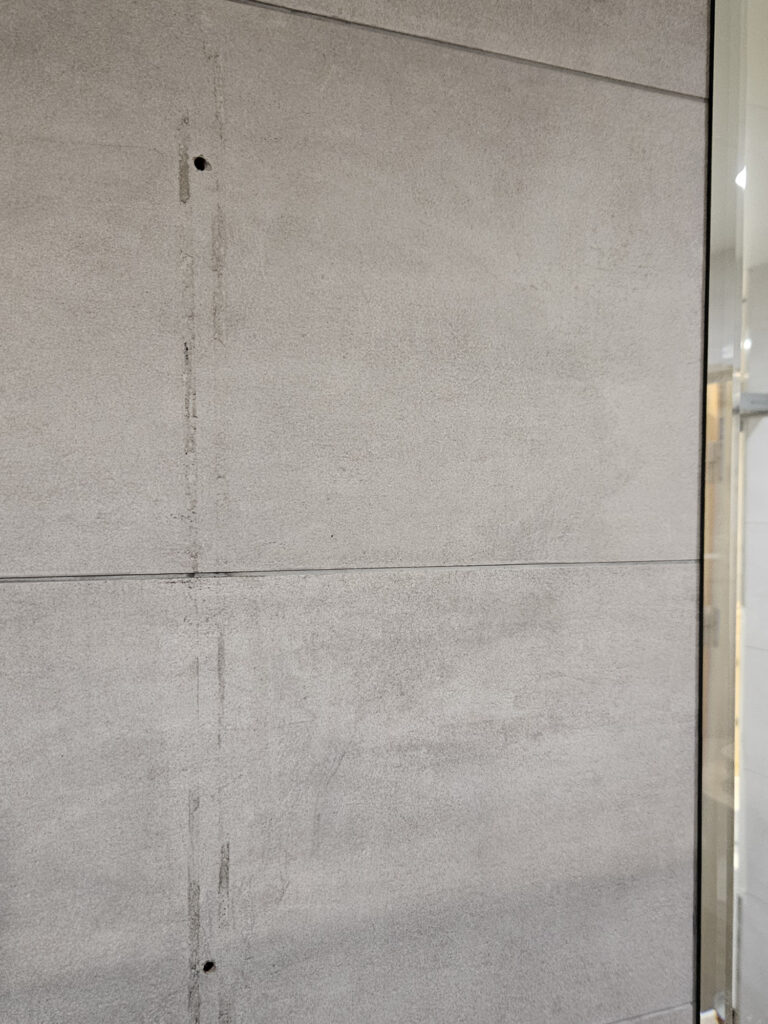 uszkodzenia i naprawa w kafelkach